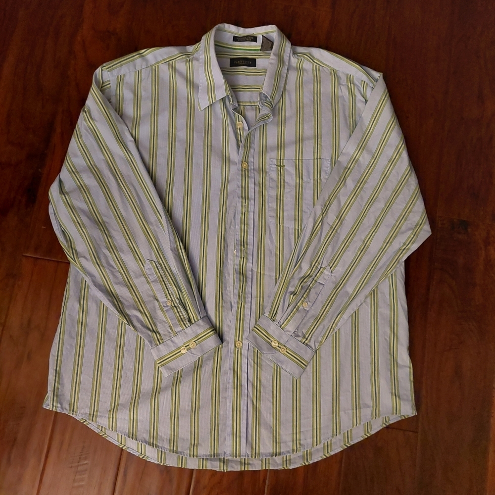 Men's Van Heusen dress shirt